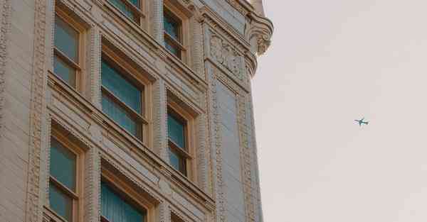 智能机器人破解敌人