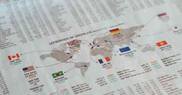 人工智能机器人和人谈恋爱