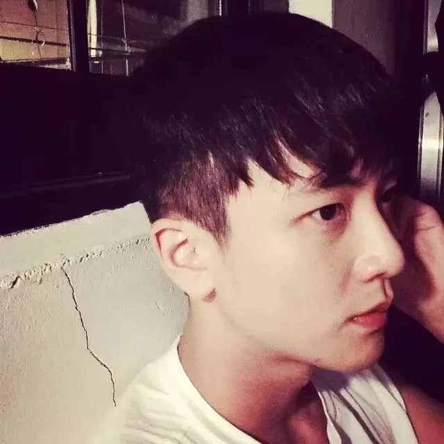 史真眉谦