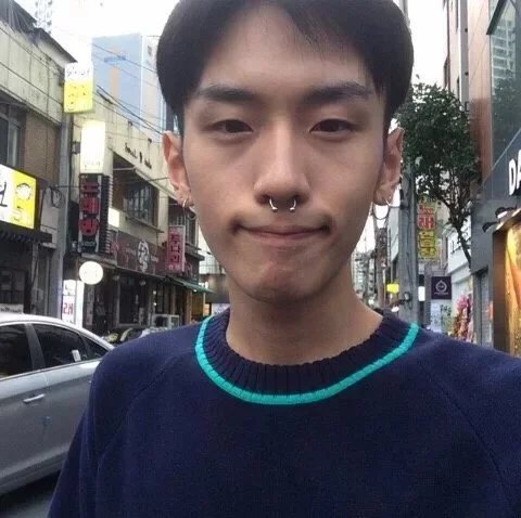 解磊茗萱